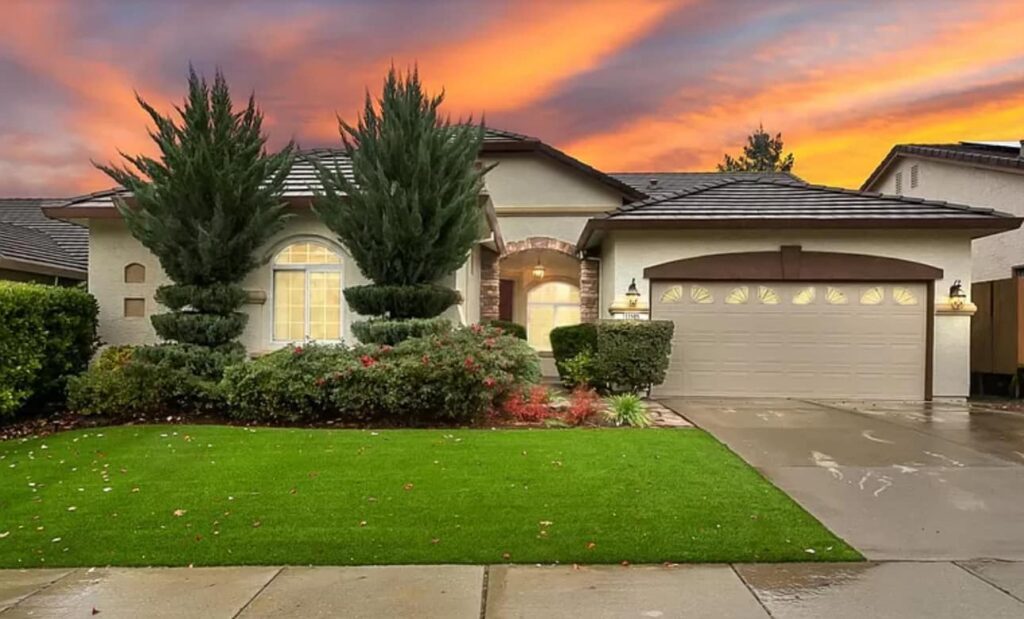 Stonebrook Loving Hearts