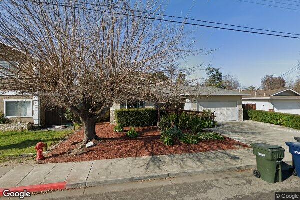 Easy Living Care Home - Lloyd