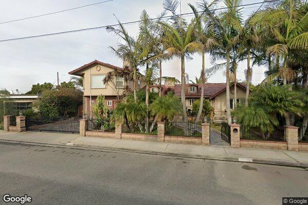 Newport Heights Manor