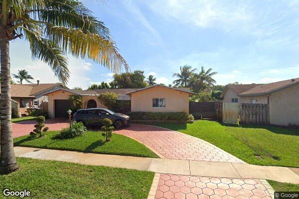 Nena's On The Lake Llc